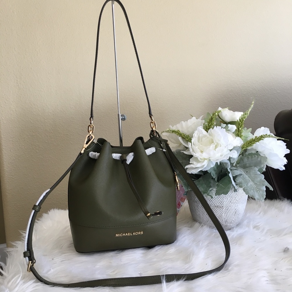 New Michael Kors medium Trista Bucket messager bag - Picture 2 of 8